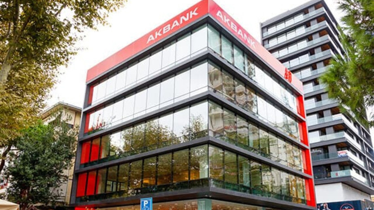 Akbank'ın gecikmiş alacak ihalesini iki varlık yönetim şirketi kazandı
