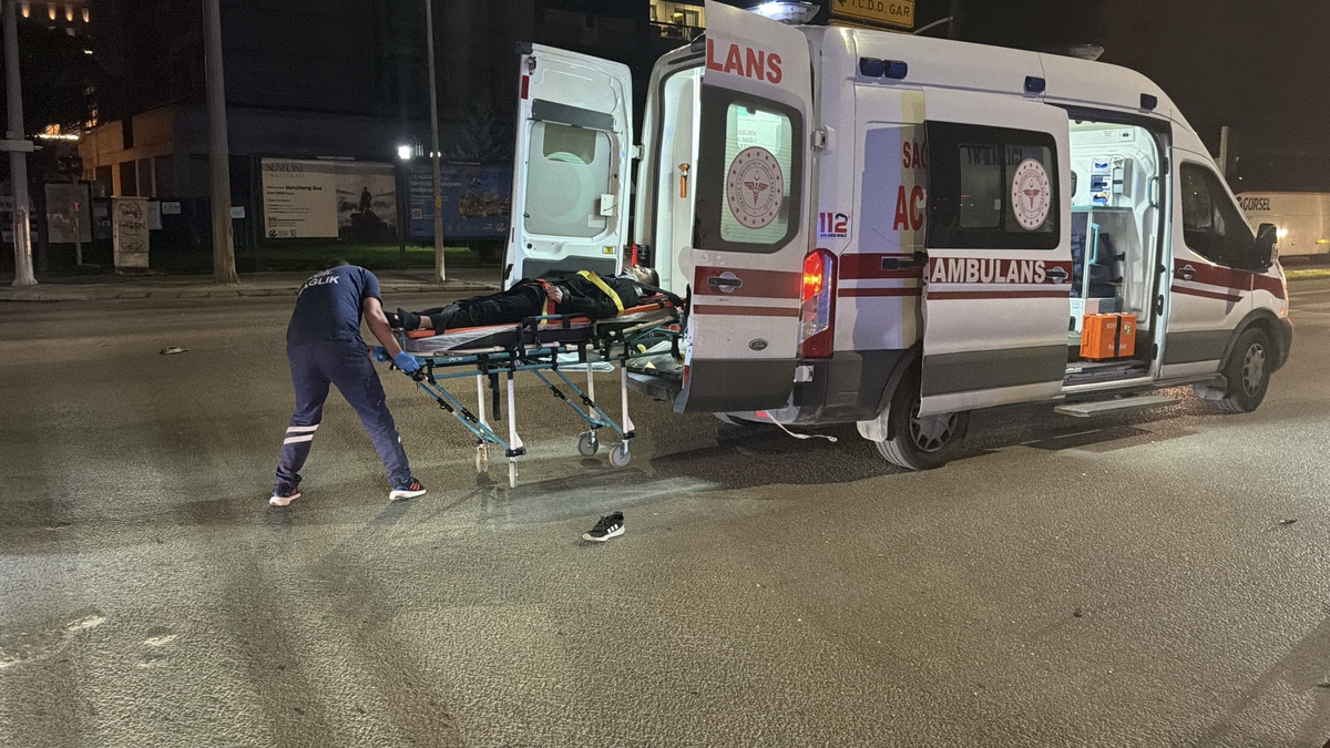 Eskişehir'de iki motosikletin çarpıştığı kazada 2 sürücü ağır yaralandı