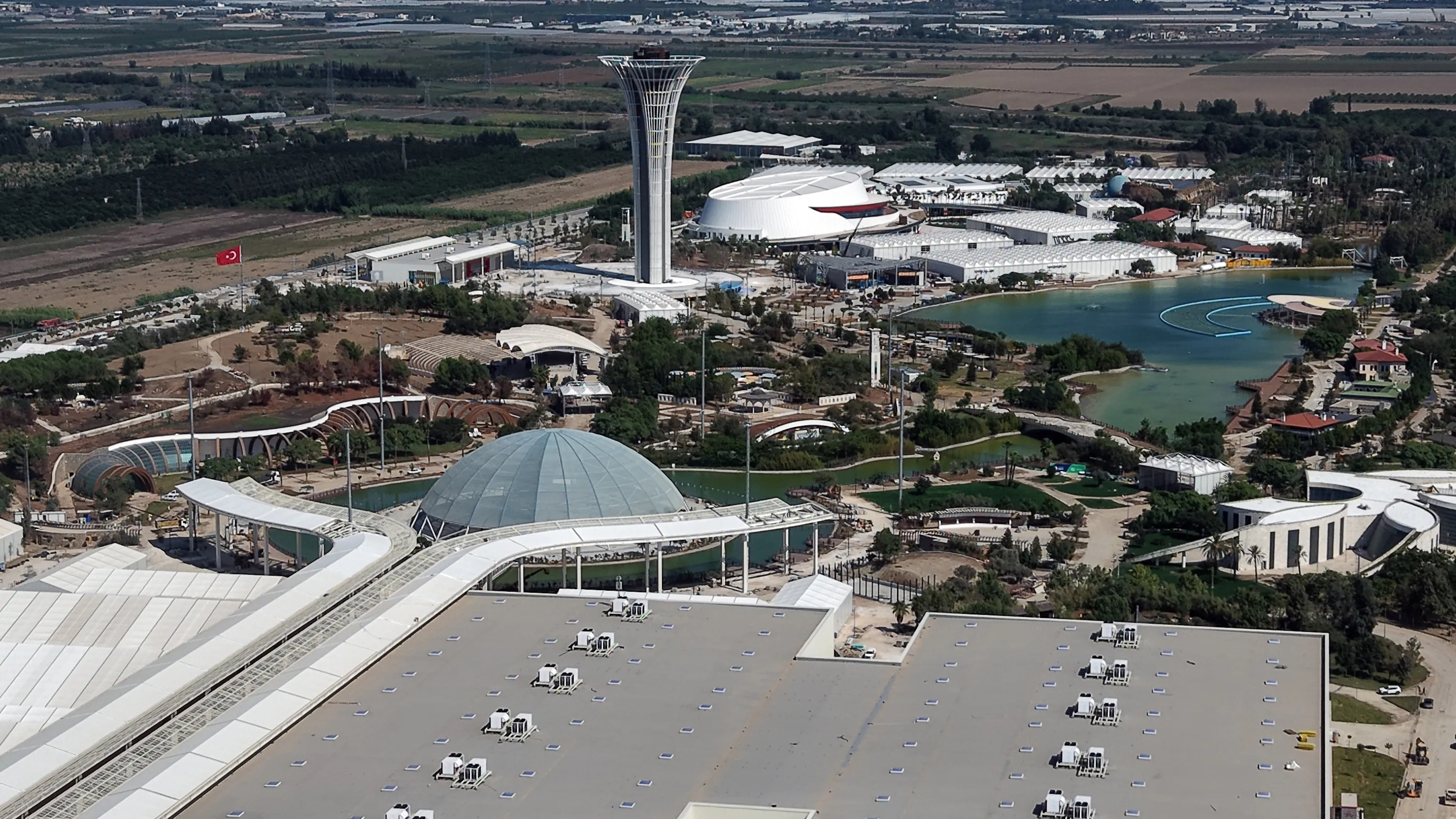 Antalya'da COP31 zirvesi için 30 bini aşkın personel görevlendirilecek