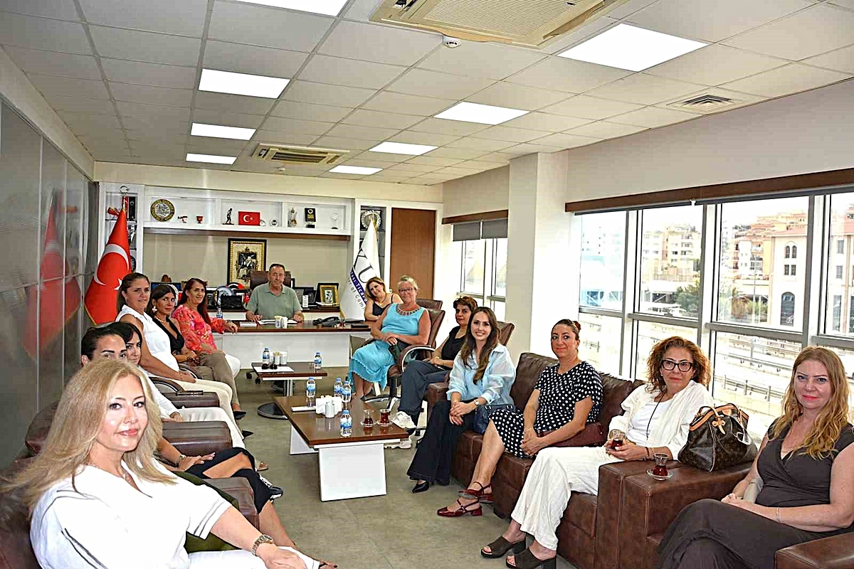 Kuşadası Ticaret Odası kadın girişimcilerle bir araya geldi
