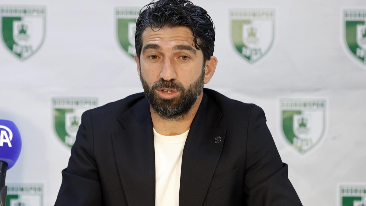 Bodrum FK Teknik Direktörü Burhan Eşer'den taraftarlara sabır çağrısı