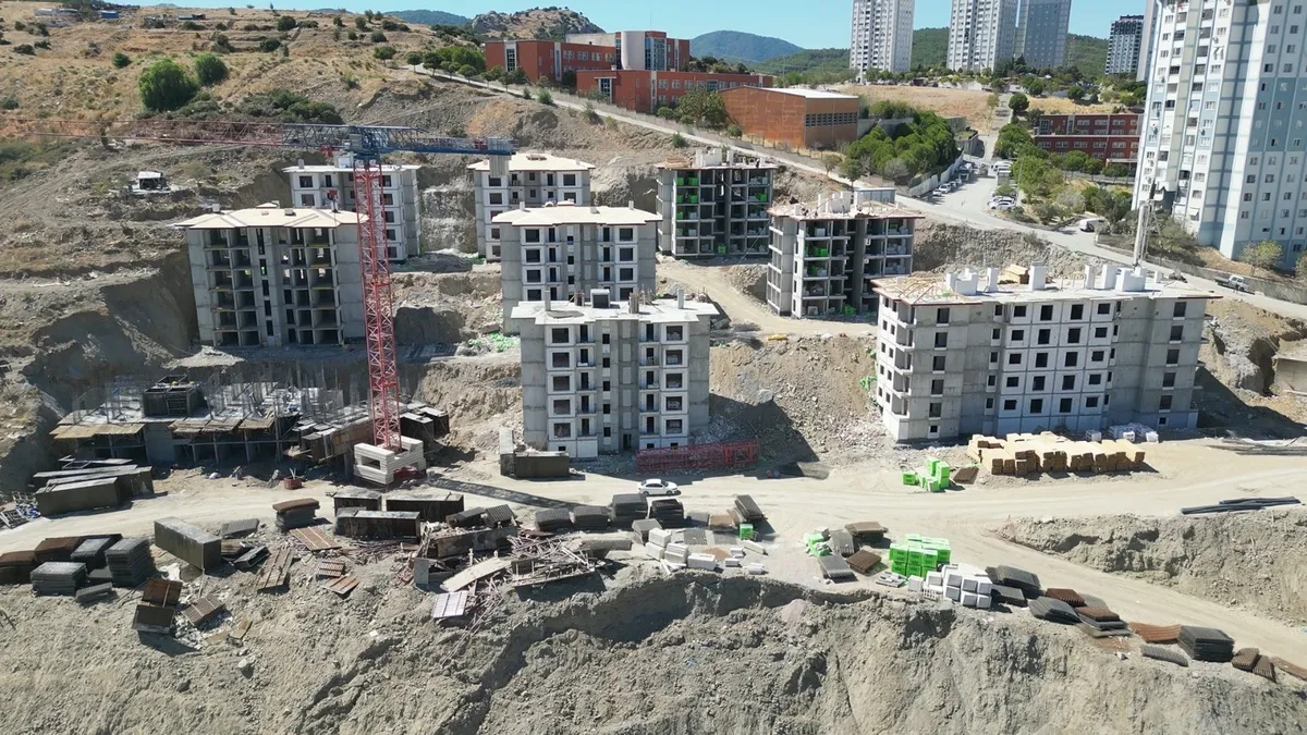 Karabağlar'daki TOKİ projesinin 2027 yazında tamamlanması hedefleniyor