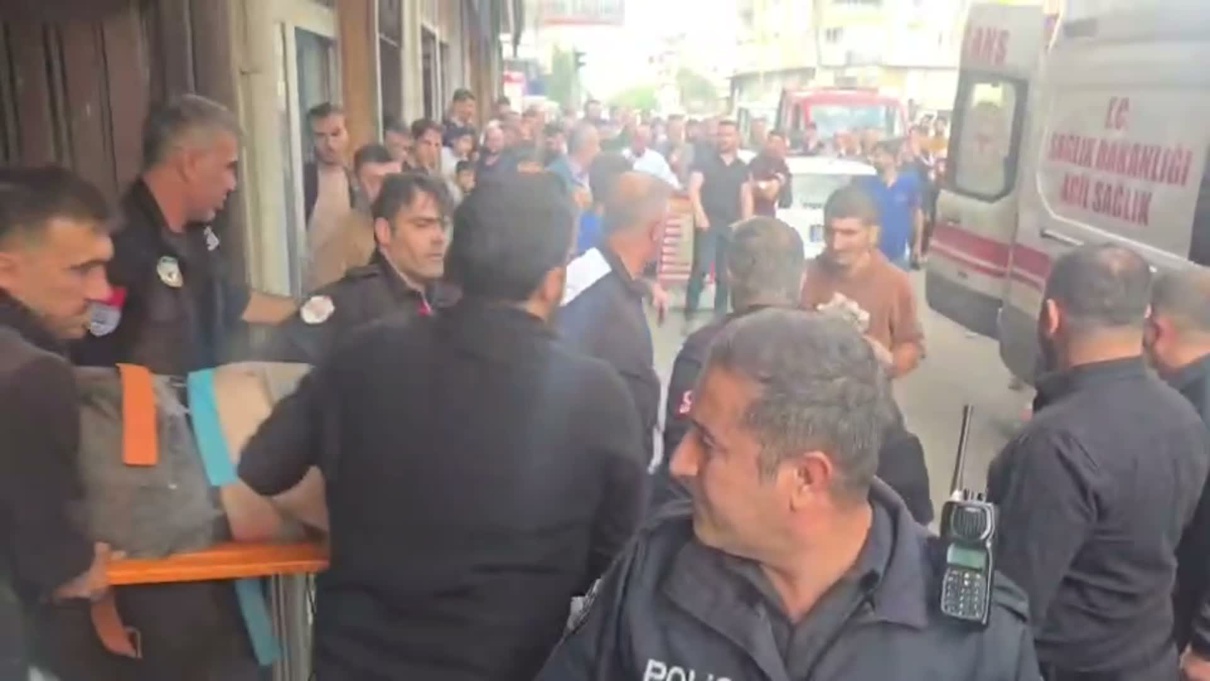 Mardin Kızıltepe'de asansör kabini çöktü: 2 işçi yaralandı