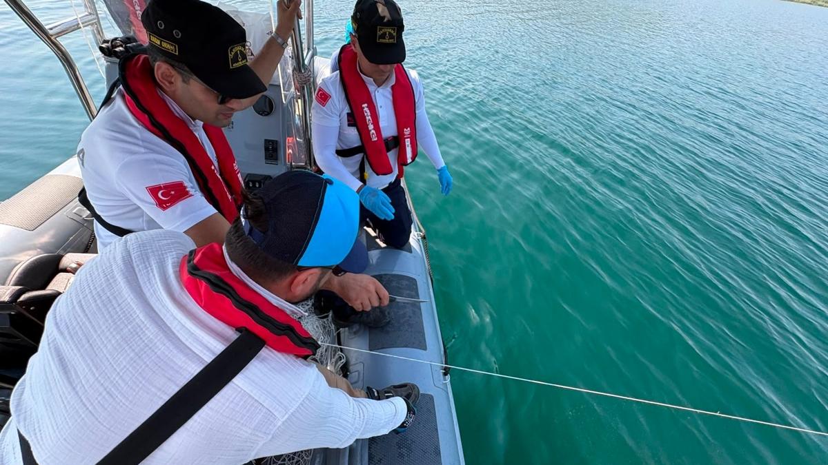 Sapanca Gölü'nde 1100 metrelik kaçak av düzeneği ele geçirildi