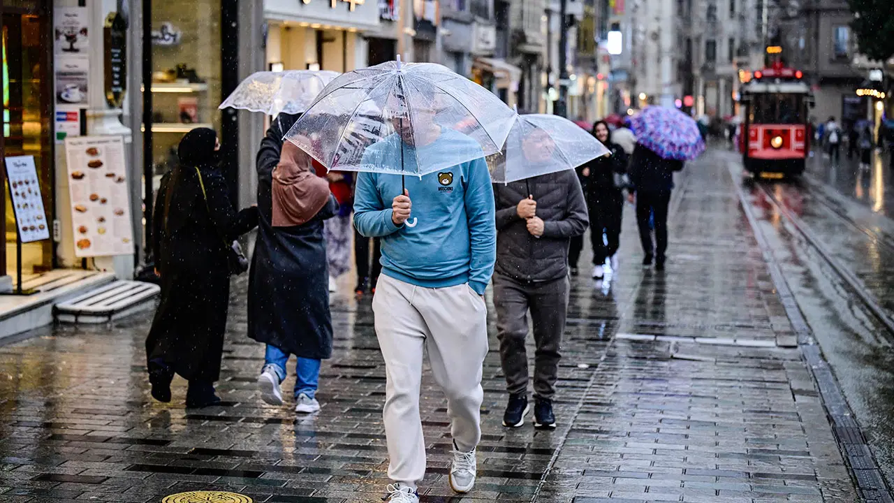 İstanbul'da önümüzdeki hafta ortasından itibaren sağanak yağış bekleniyor