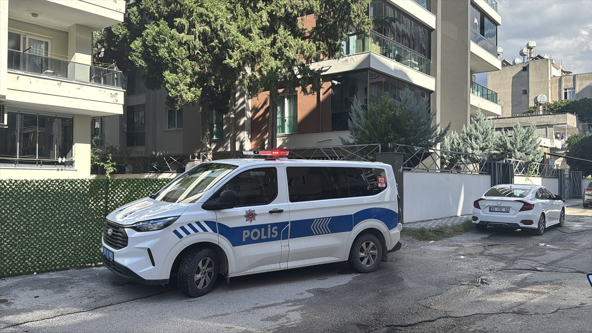 Osmaniye'de pencereden düşen 4 yaşındaki çocuk hastaneye kaldırıldı