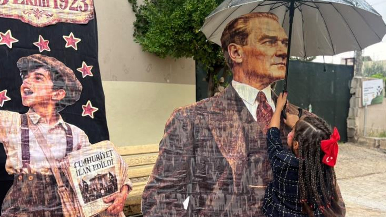 Türkiye Cumhuriyet'in 103. yıl dönümünü çeşitli törenlerle kutladı