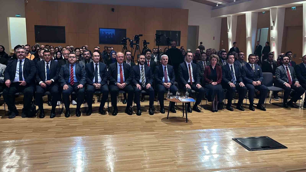 Konya'da proje yazma eğitimi alan katılımcılara sertifikaları verildi