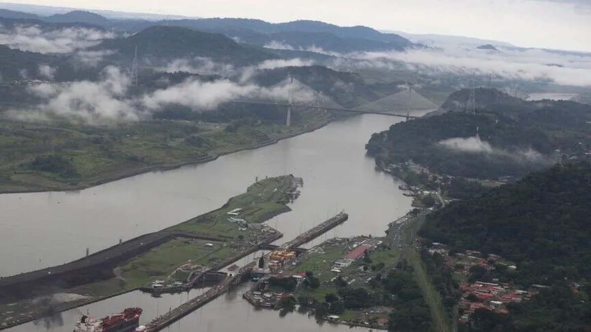 Panama Kanalı'nda El Nino nedeniyle günlük gemi geçiş kapasitesi düşürülüyor