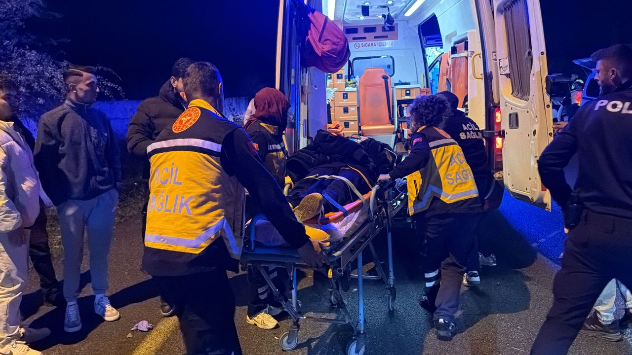 Kütahya'da otomobilin takla atması sonucu 1'i ağır 4 kişi yaralandı