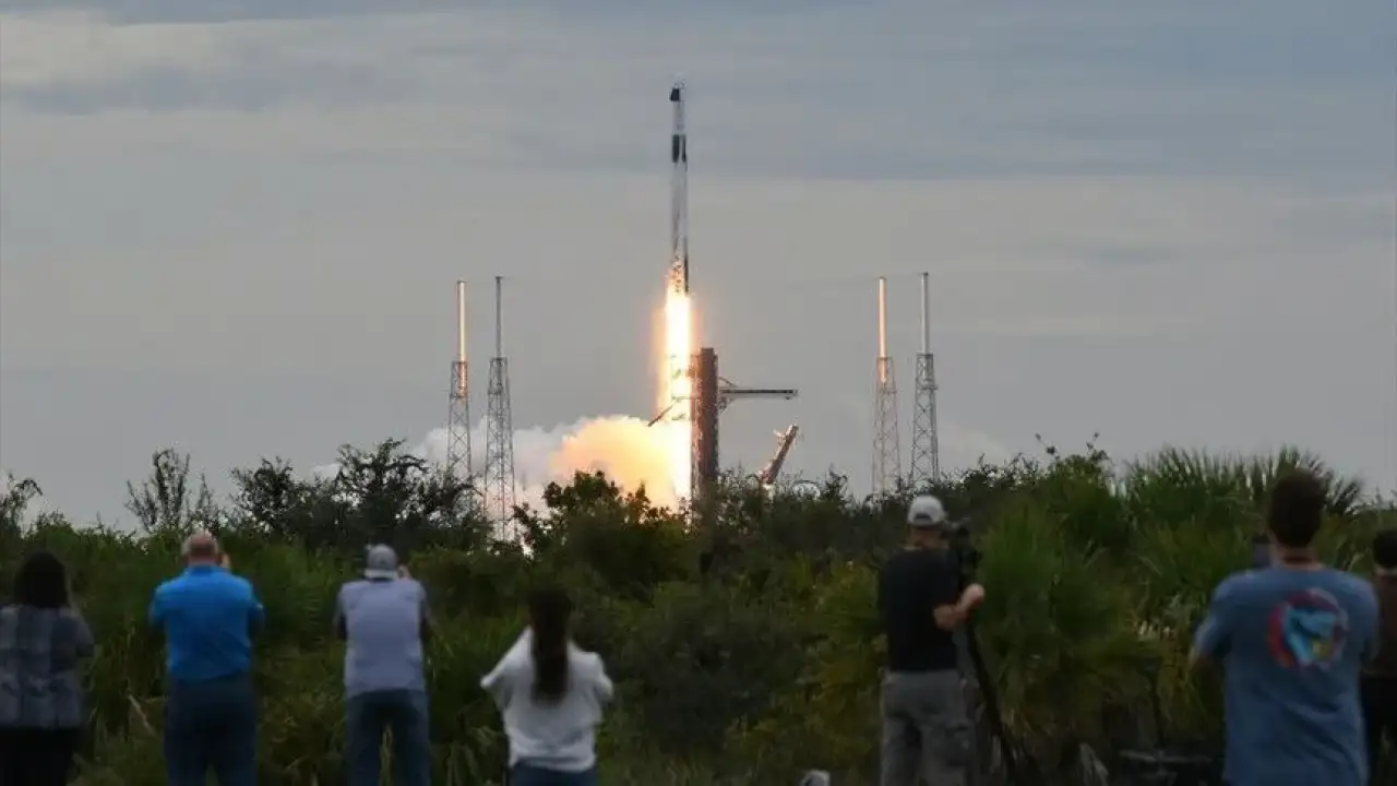 NASA ve SpaceX Crew-13 mürettebatını uzaya fırlattı