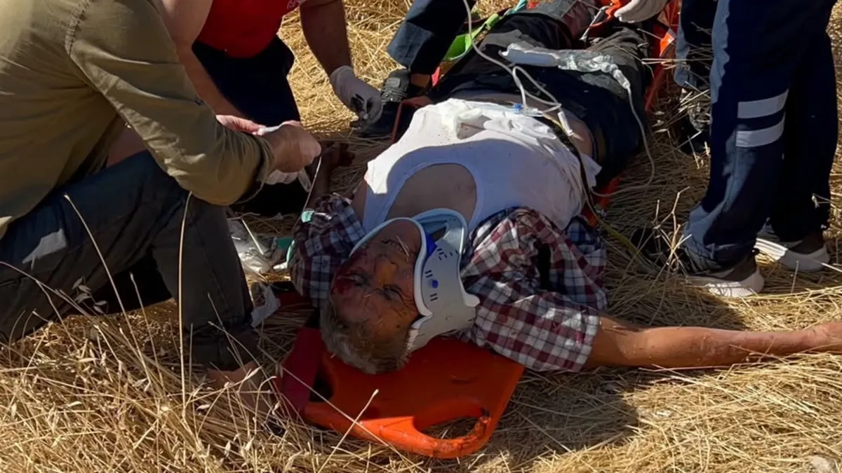 Şanlıurfa'da traktör devrildi: Sürücü yaralı kurtarıldı