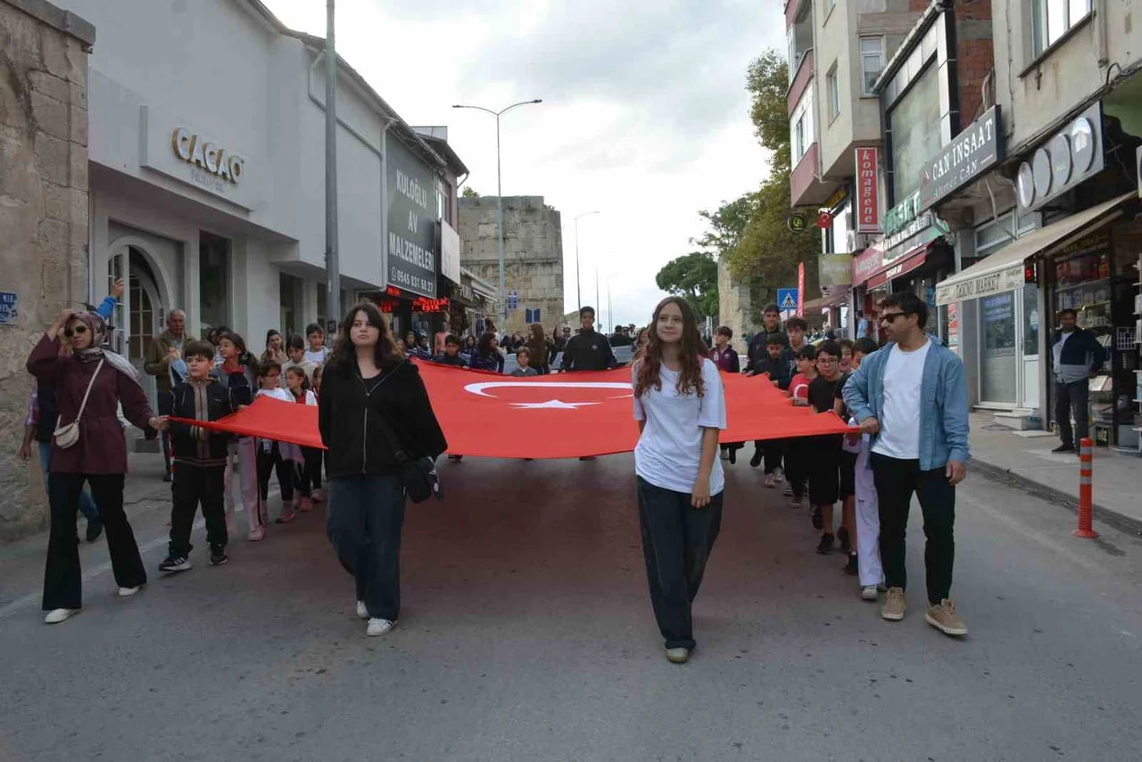 Sinop'ta Amatör Spor Haftası etkinlikleri kortej ve törenle başladı