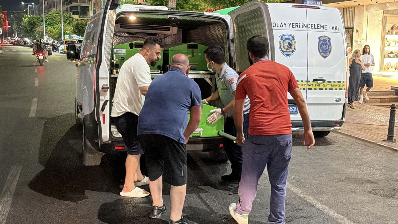 Alanya'da konaklayan İsveçli kadının cansız bedeni otel odasında bulundu
