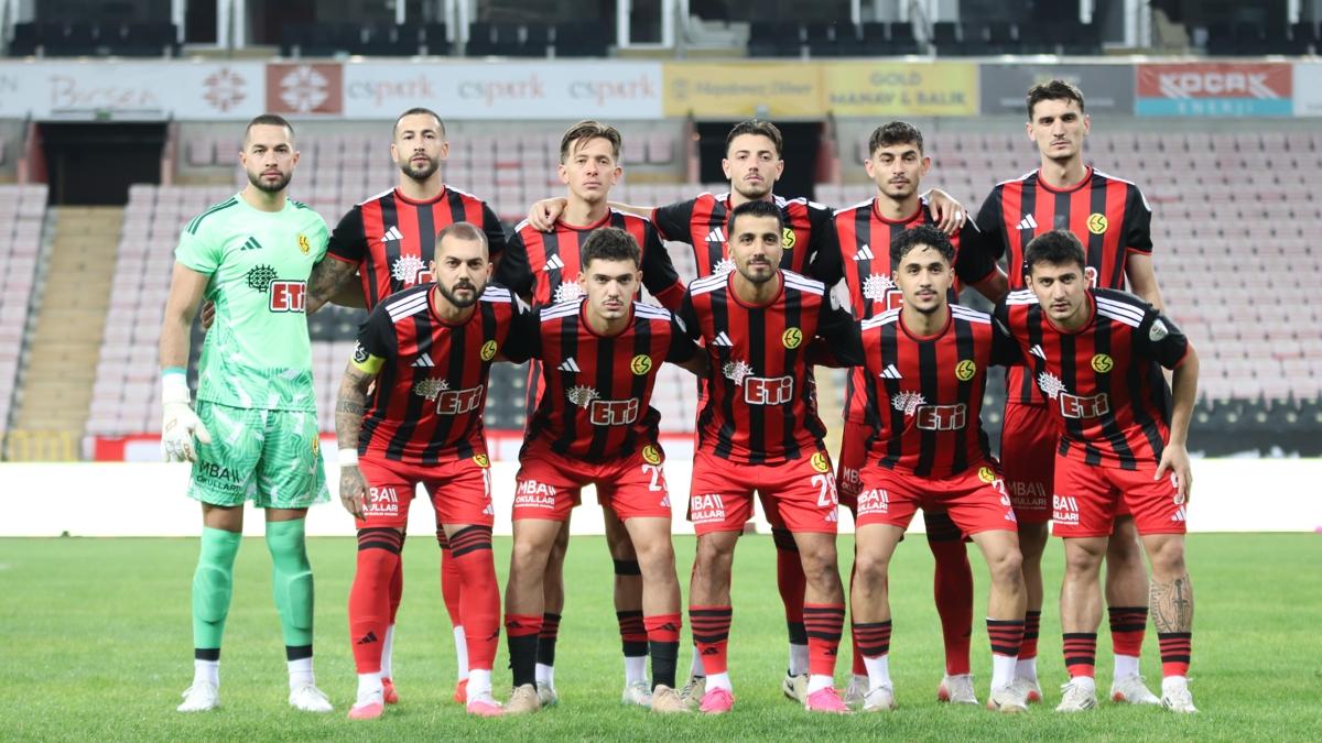 Eskişehirspor, Altay deplasmanında 4-1'lik skorla galip geldi