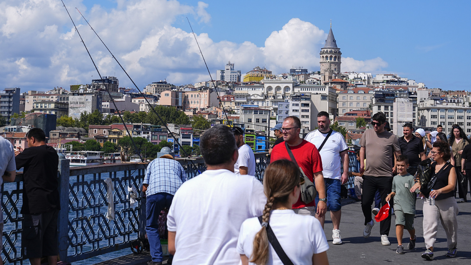 İstanbul'da yarın sabah itibarıyla yağışlı hava ve kuvvetli rüzgar bekleniyor