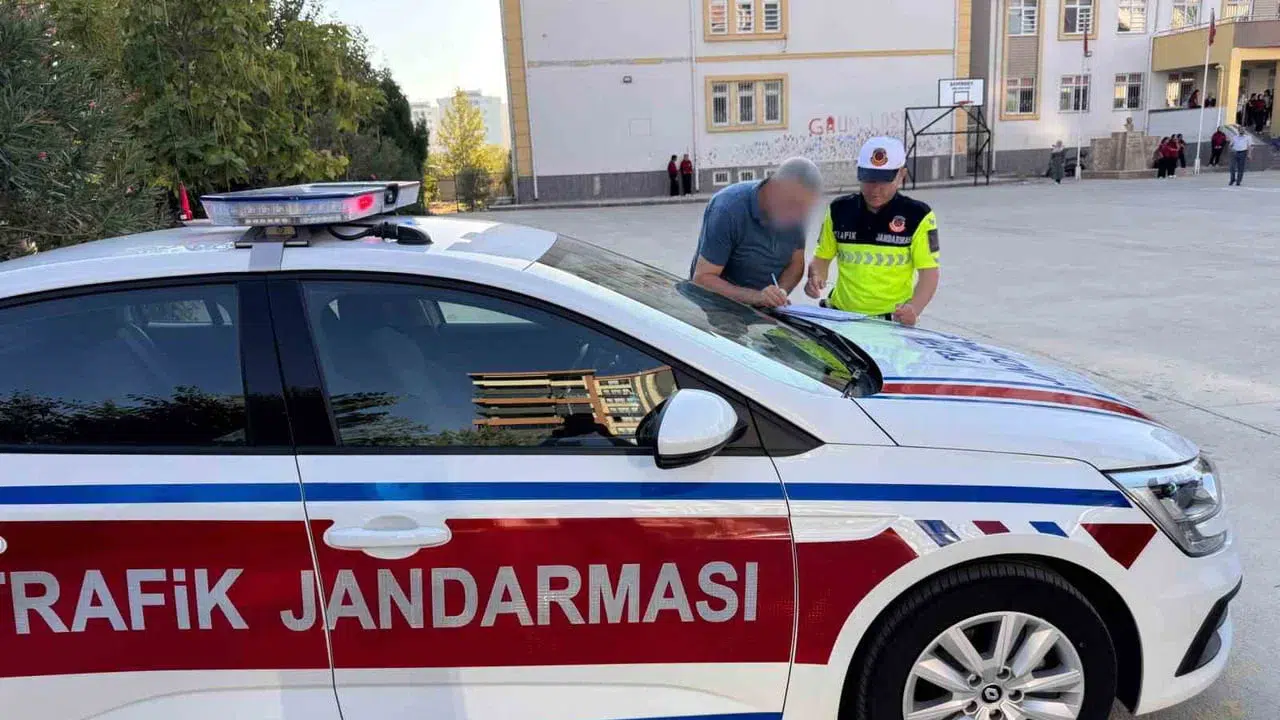 Gaziantep'te jandarma 540 okul çevresinde yoğun güvenlik önlemi aldı