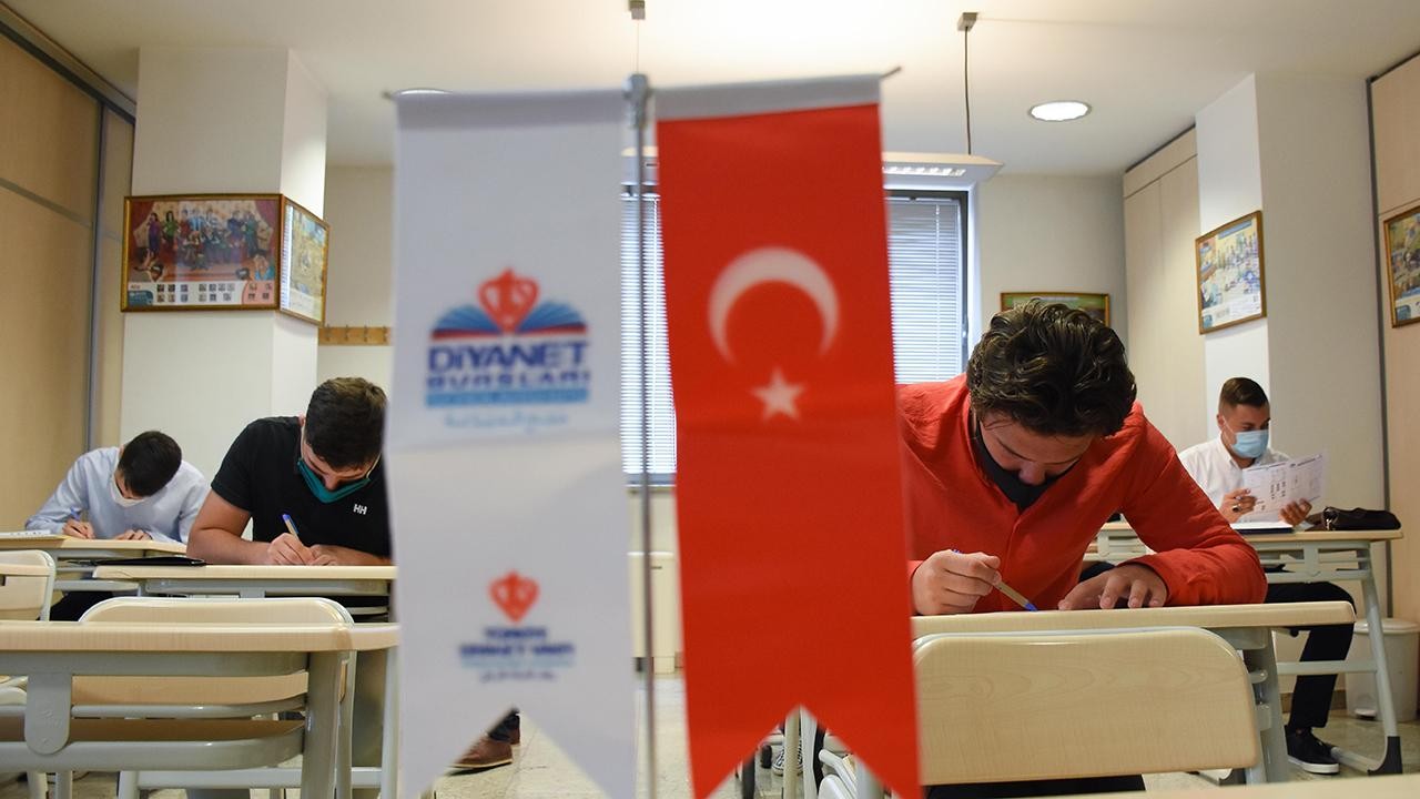 Türkiye Diyanet Vakfı 8 bin 65 öğrenciye burs desteği sağladı