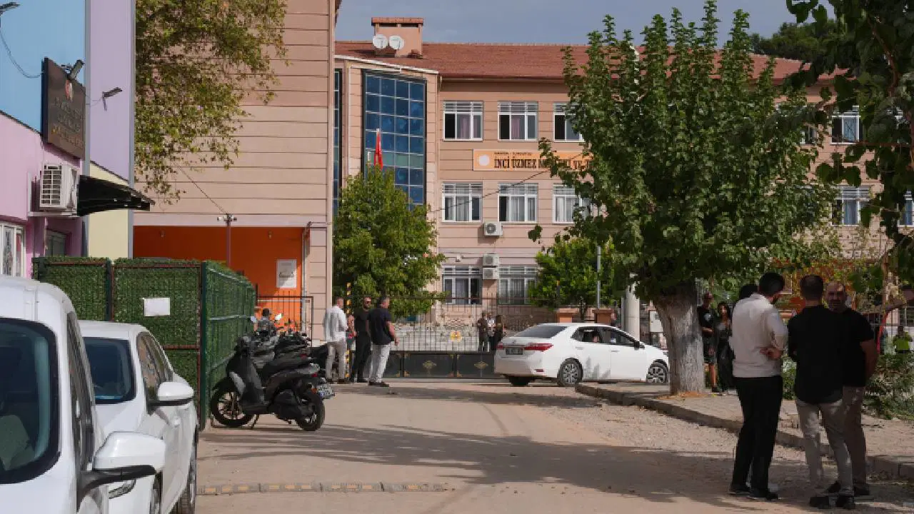 Manisa'daki okul saldırısına ilişkin 10 şüpheli adliyeye sevk edildi
