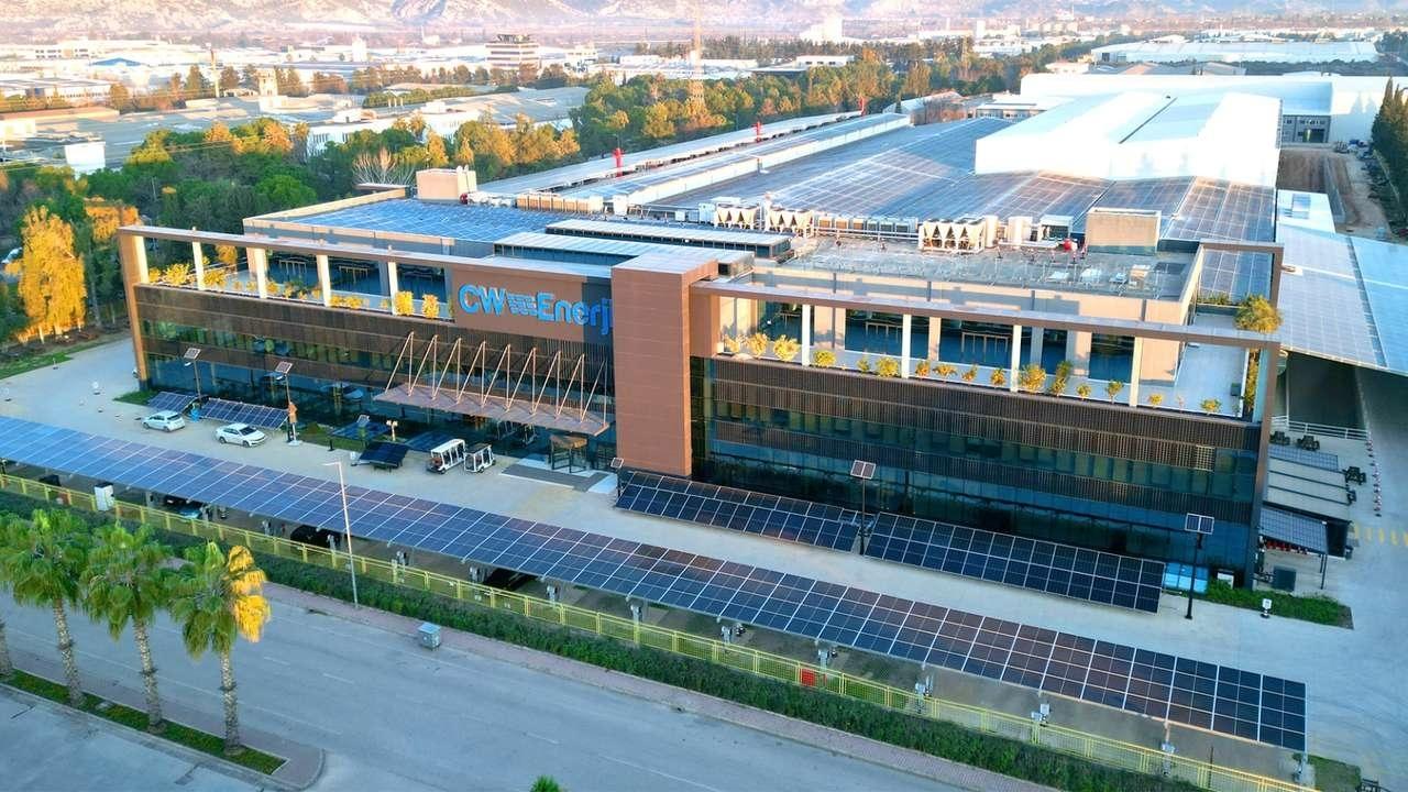 CW Enerji ABD'de yıllık 1 GW kapasiteli güneş paneli tesisi kuracak
