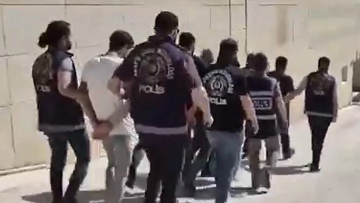 Elazığ'da havai fişek atan düğün konvoyuna toplam 900 bin lira ceza kesildi
