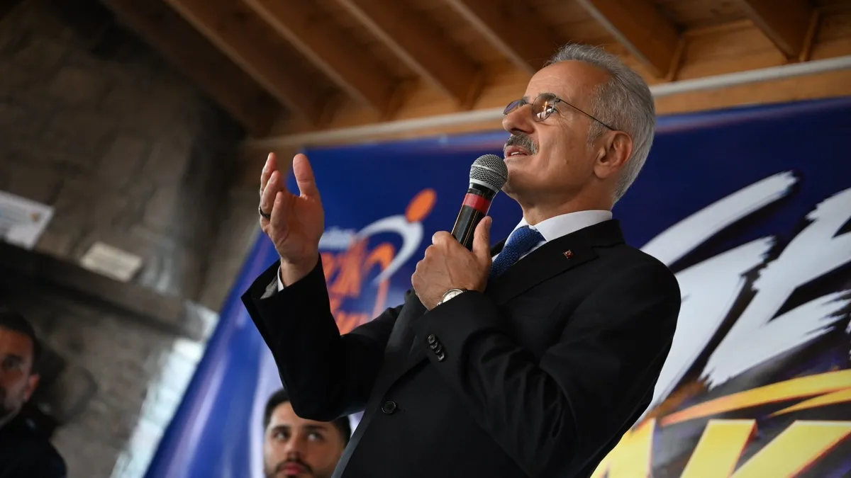 Bakan Uraloğlu Gölbaşı'ndaki gençlik buluşmasına katıldı