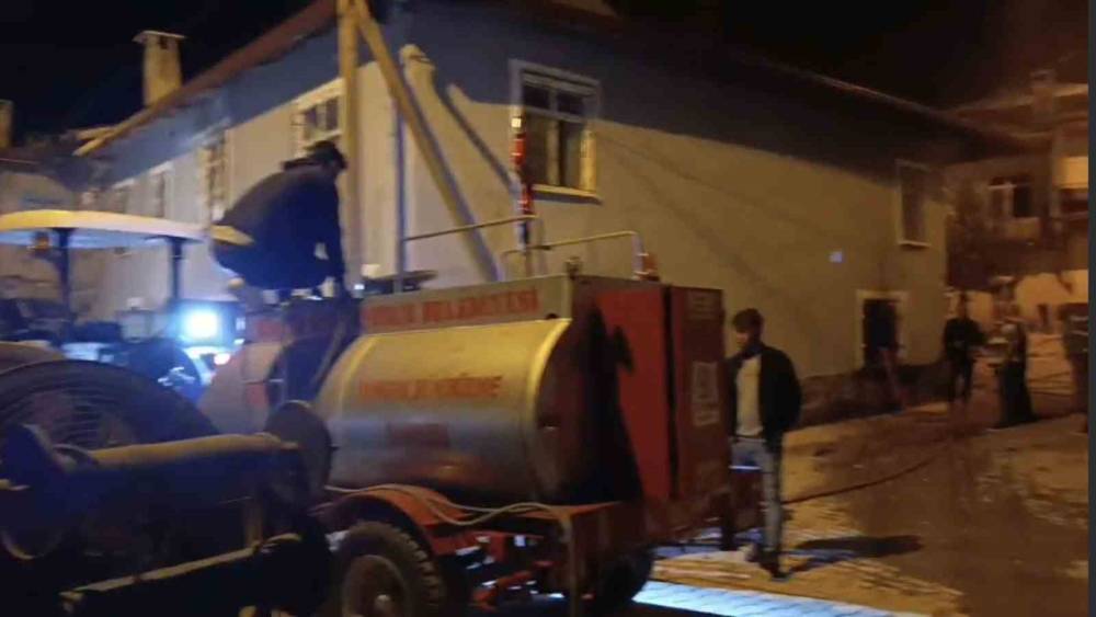 Konya'da mutfakta çıkan yangın muhtarın müdahalesiyle kontrol altına alındı