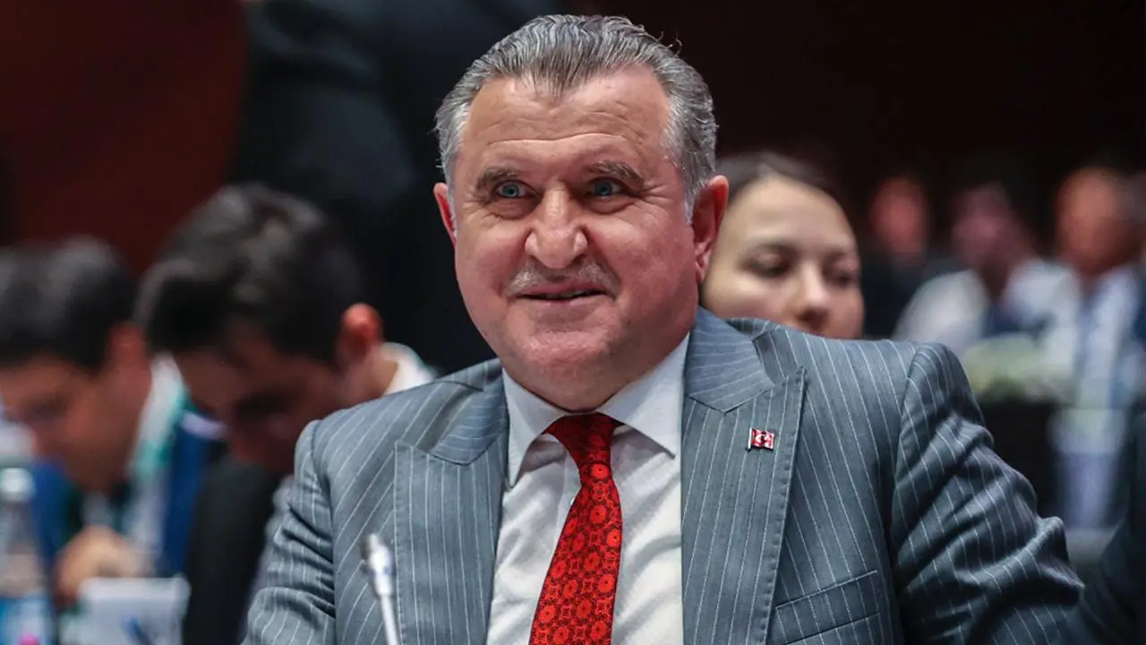 Bak, A Milli Kadın Voleybol Takımı'nın Avrupa şampiyonu olacağına inandığını belirtti