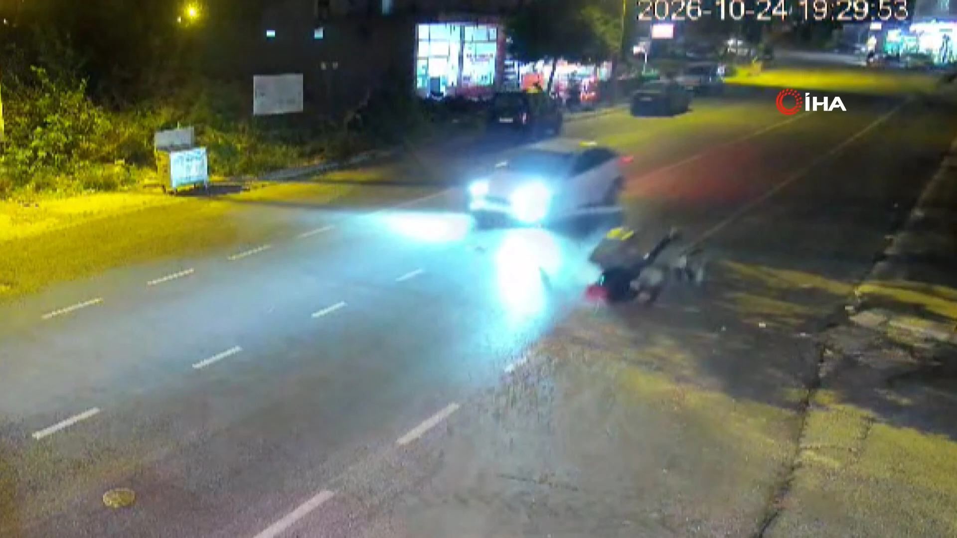 Payas'ta otomobil ile motosikletin çarpışması sonucu kurye yaralandı