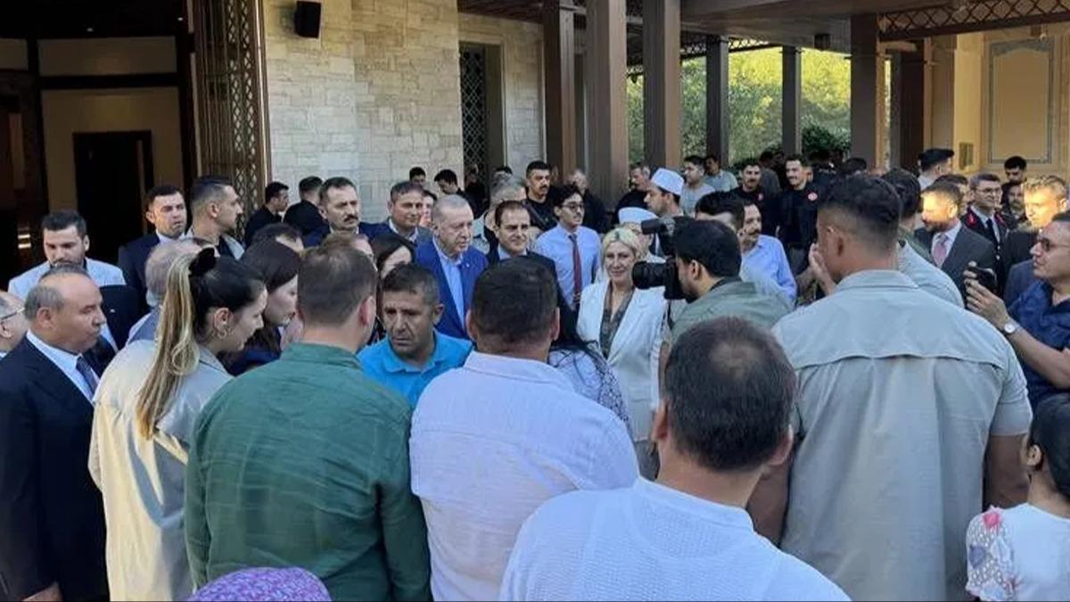 Erdoğan Marmaris'te vatandaşlarla buluştu ve belediye başkanıyla görüştü