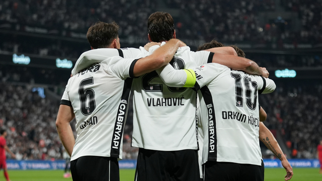 Beşiktaş, Çorum FK'yı Dusan Vlahovic'in hat-trick'iyle 6-2 mağlup etti