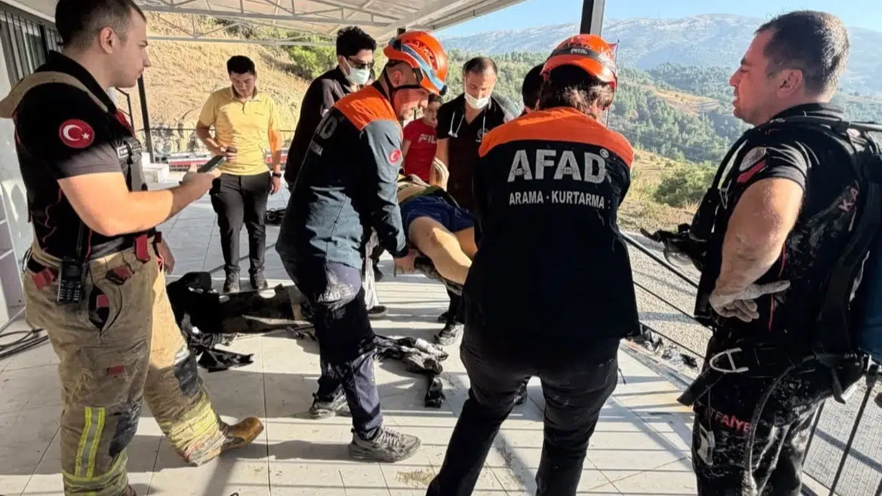 Kahramanmaraş'ta kuyuya düşen iki kişi zehirli gaz riskine rağmen kurtarıldı