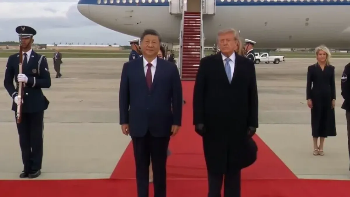 ABD Başkanı Trump, Çin Devlet Başkanı Xi Jinping'i hava üssünde karşıladı