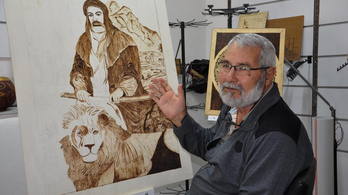 Gaziantep'te emekli Sefer Ateşalioğlu atıkları sanata dönüştürüyor