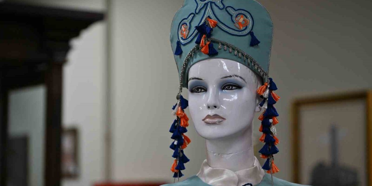 Erzurum Olgunlaşma Enstitüsü kadın giyim kültürünü sanatsal çalışmayla sergiledi