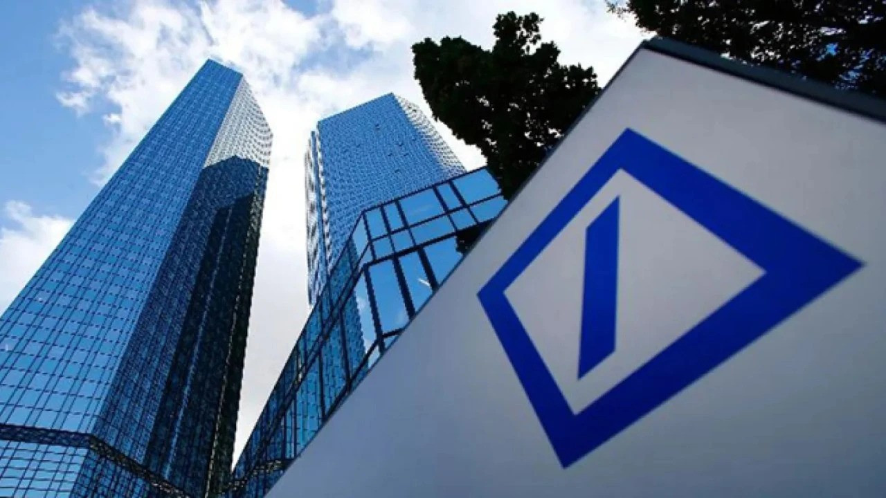 Deutsche Bank CEO'su siyasi kutuplaşmanın yatırımları riske attığını belirtti
