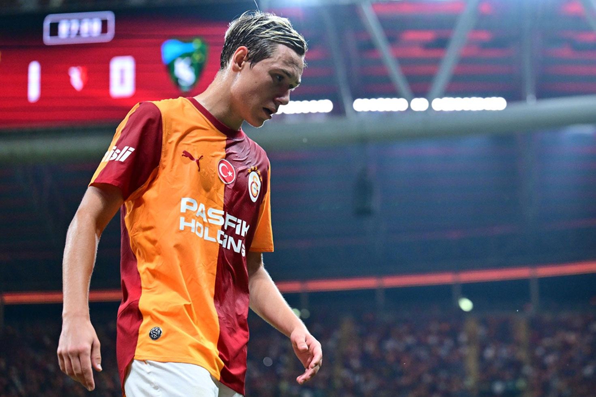 Galatasaray'da Batrakov'un ilk 11'de yer almaması tartışma yarattı