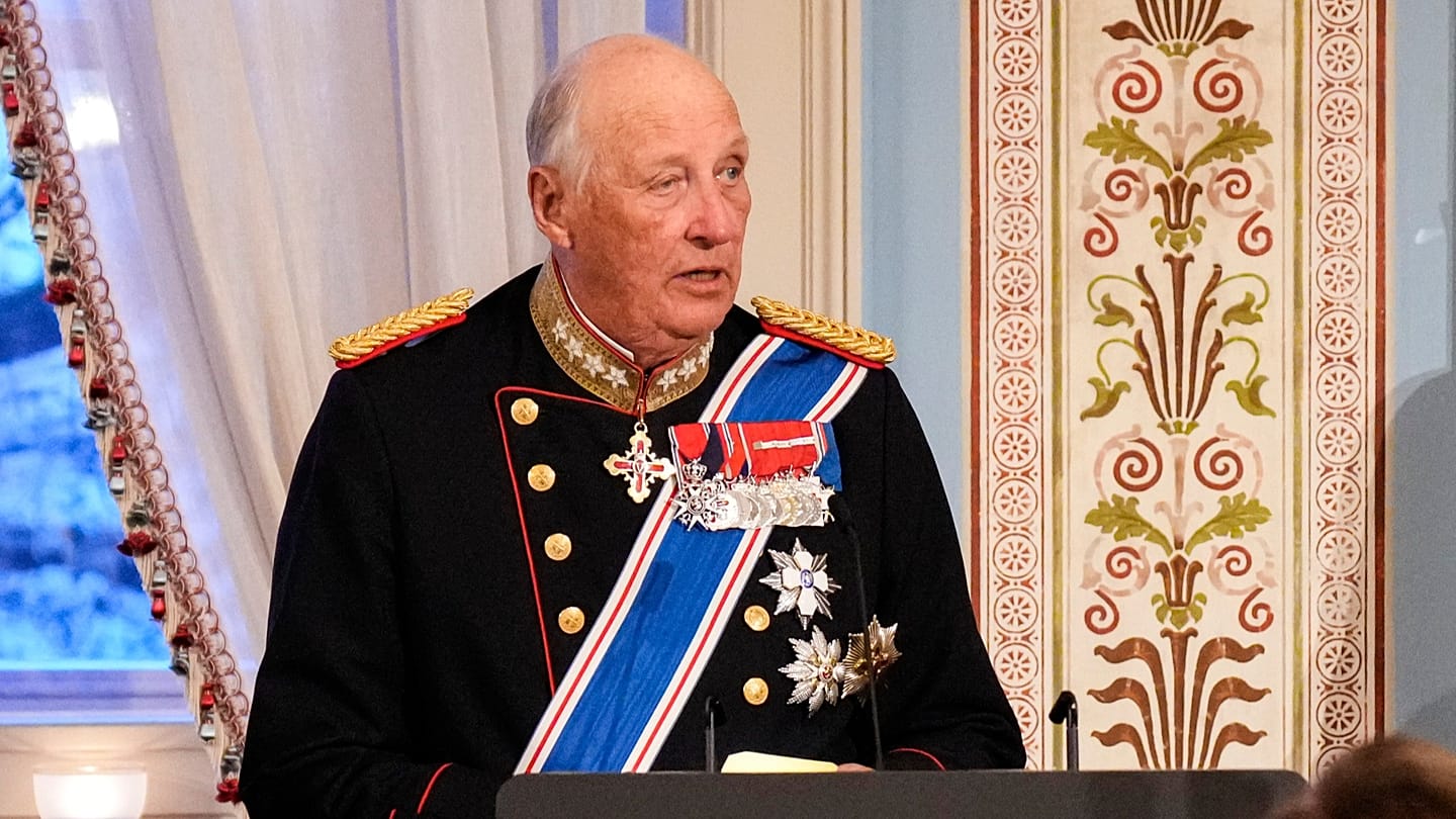 Norveç Kralı 5. Harald kan enfeksiyonu nedeniyle hastanede tedavi altında