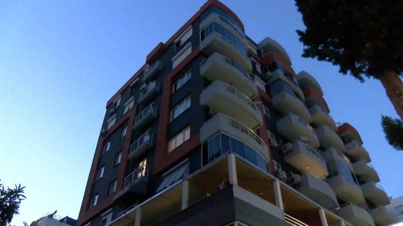 Antalya'da koku ihbarı üzerine girilen evde bir kişi ölü bulundu