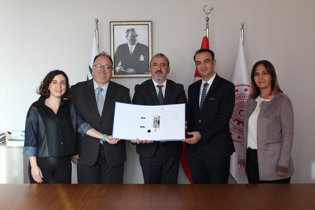 Tekirdağ'da ebelerin kadın sağlığı yetkinliklerini artıracak proje için sözleşme imzalandı