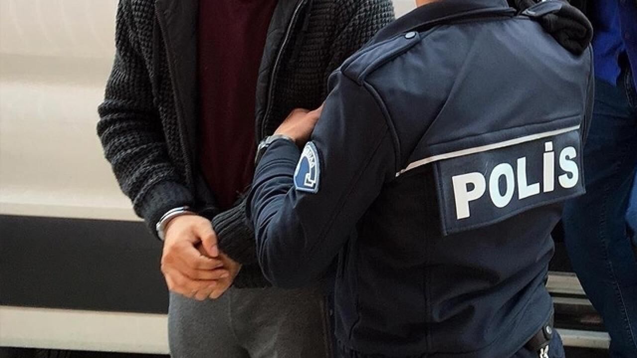 Adana'da kesinleşmiş hapis cezası bulunan 4 firari yakalandı