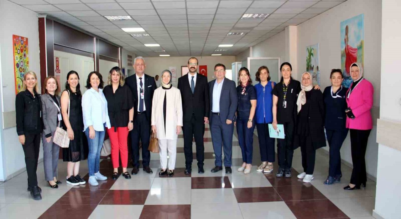Kayseri Devlet Hastanesi'nde kritik hastalarda beslenme eğitimi verildi