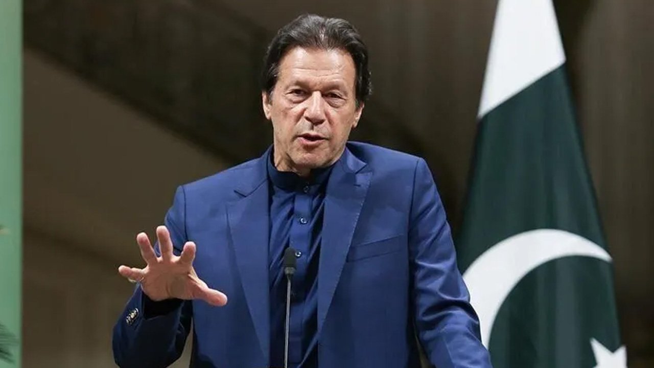 Eski Pakistan Başbakanı İmran Khan sağlık sorunları nedeniyle hastaneye sevk edildi