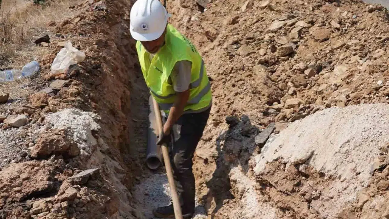 MUSKİ Yatağan'da bin metrelik içme suyu terfi hattını yeniliyor