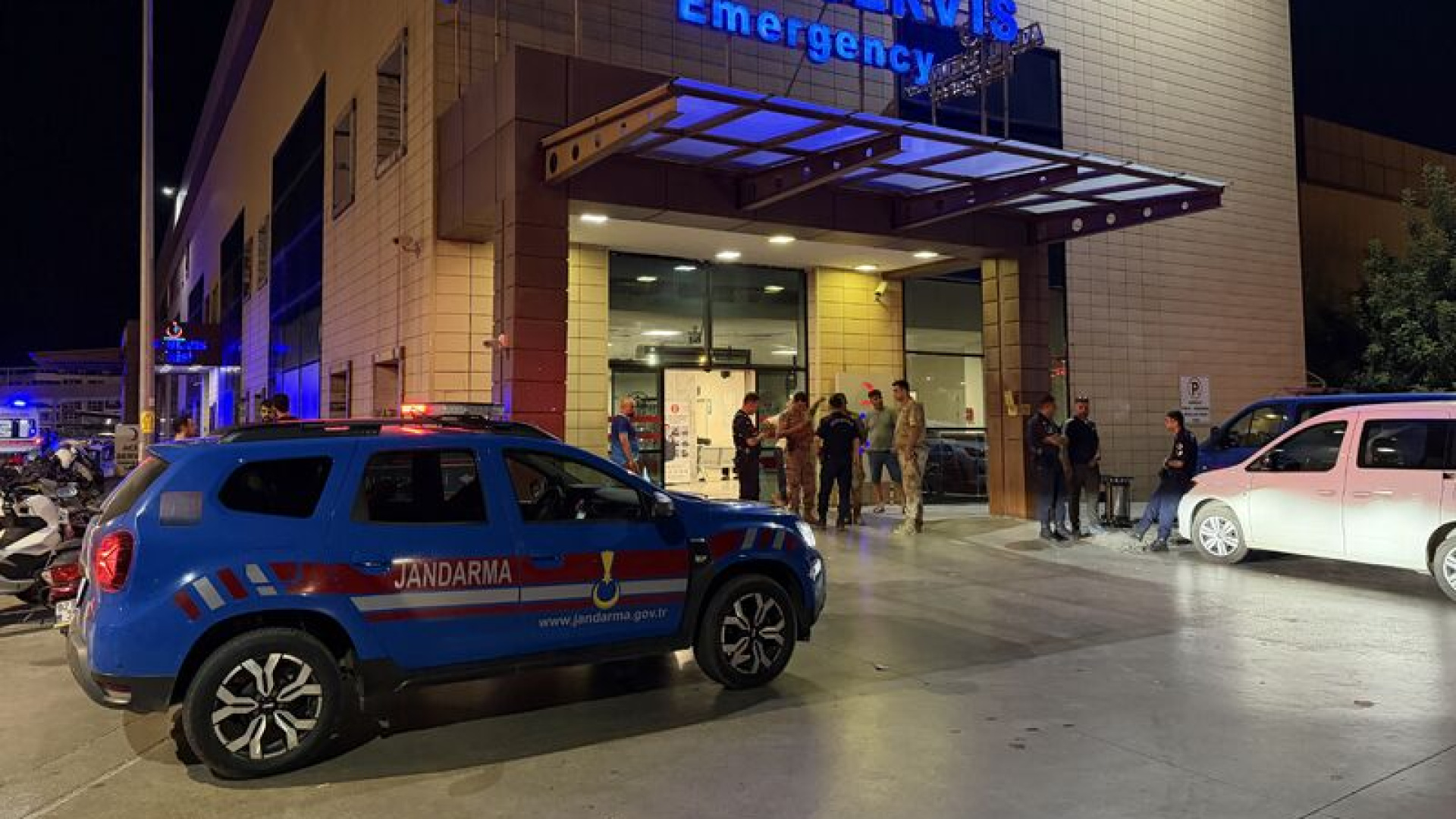 Alanya'da Süper Lig maçında 50 görevli gıda zehirlenmesi şüphesiyle hastaneye kaldırıldı
