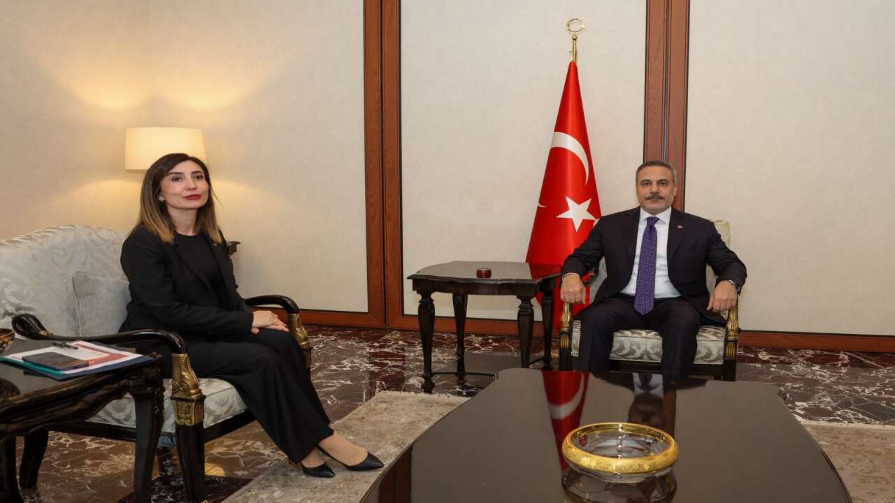 Alevi-Bektaşi Kültür ve Cemevi Başkanı Esma Ersin Dışişleri Bakanı Fidan'ı ziyaret etti