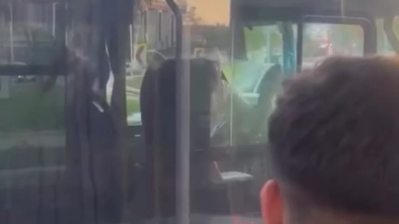 Bursa'da otobüs ve minibüs şoförleri arasında yol verme tartışması