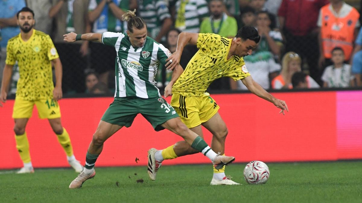 Bursaspor ile Esenler Erokspor arasındaki mücadele 2-2 eşitlikle bitti