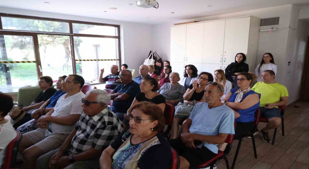 Antalya Mavi Ev'de Alzheimer hastaları ve yakınları için farkındalık etkinlikleri yapıldı
