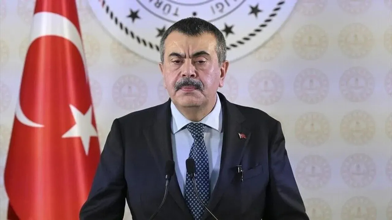 Bakan Tekin ailelere çocukların dijital hayatını takip etme çağrısı yaptı